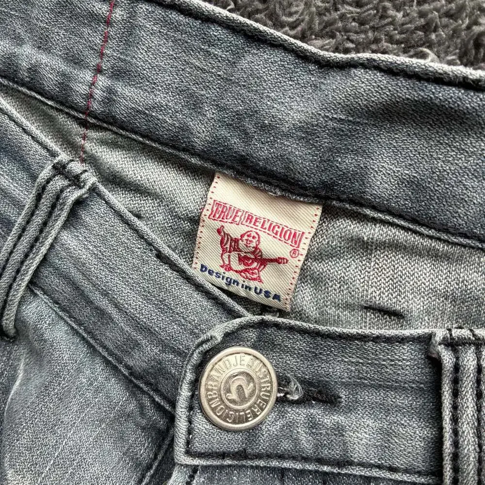 True Religion Logan Big T Relaxed Straight Fit Jeans